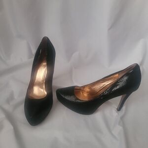 Black snakeskin like heels!!